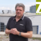 Laut Martin Klinger, Geschäftsführer der Gummiwerk Kraiburg Elastik GmbH & Co. KG, verwendet die Unternehmensgruppe für die Produktion ihrer „Kura“-Stallmatten überwiegend bei der Runderneuerung anfallendes Raumehl bzw. Granulate aus Lkw-Altreifen (Bild; Unternehmensvideo/Screenshot)
