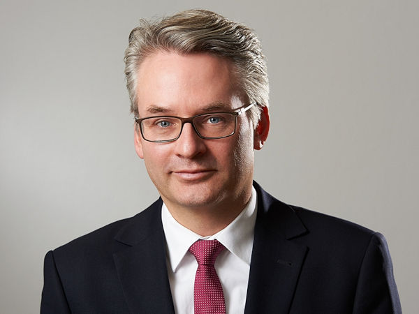 „Die Standortfrage der deutschen Automobilzulieferer stellt sich jetzt. Sie muss deshalb auch jetzt gelöst werden“, sieht ArGeZ-Sprecher Christian Vietmeyer nicht zuletzt offenbar eine gewisse Gefahr für die Arbeitsplätze in der Branche, betont er doch deren Wichtigkeit für die soziale Stabilität unseres Landes (Bild: WSM/Mourad ben Rhouma)