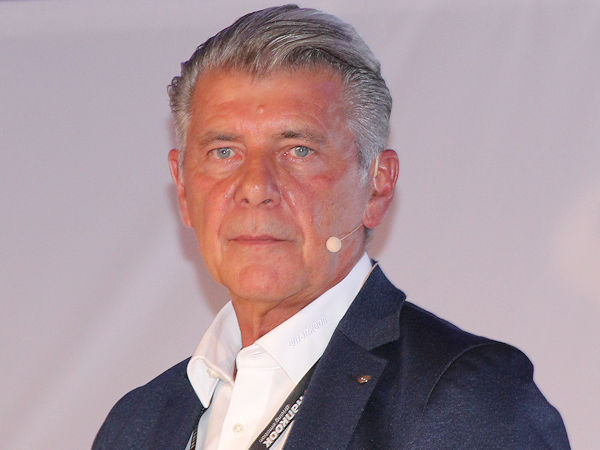 „Das Hankook-Team möchte dem Nachwuchs im Rahmen des Formel-E-Engagements einen spannenden Einblick in den Backstage-Bereich des Motorsports geben“, erklärt Manfred Sandbichler, Hankook-Motorsportdirektor Europa (Bild: NRZ/Christian Marx)