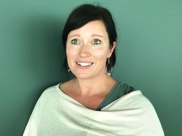 Dr. Andrea Hartmann-Piraudeau ist zwar neu im Delticom-Aufsichtsrat, soll zwischen 2012 und 2018 aber schon als Beraterin für Unternehmen der Gruppe tätig gewesen und von daher mit den dortigen Verhältnissen „dem Grunde nach vertraut“ sein (Bild: Consenus-Video/Screenshot)