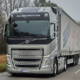 Gegenüber einem Monat zuvor ist die Fahrleistung mautpflichtiger Lkw auf Autobahnen im vergangenen Dezember um fast fünf Prozent gesunken und im Vergleich zum Dezember 2021 um sogar gut sechs Prozent (Bild: Volvo Trucks)