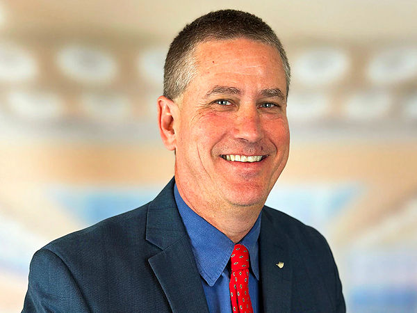 Dort nunmehr im Range als Präsident verantwortet Robert Williams bei der Hankook Tire America Corporation die Aktivitäten des Unternehmens in den USA und Kanada bzw. leitet er vier Abteilungen und Teams inklusive des Reifenwerkes in Tennessee und des Lkw-Reifenvertriebs, dem er schon seit 2019 vorsteht (Bild: Hankook)
