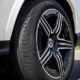 Der GCL steht ab Werk auf Conti-Reifen vom Typ „EcoContact 6 Q“ (Foto), wobei für ihn aber wohl auch Bridgestone und Michelin Profile als Erstausrüstung zu Mercedes ans Band liefern (Bild: Mercedes-Benz)