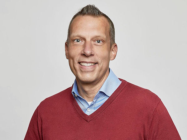 Matthias Gossenz ist nach Unternehmensangaben schon seit Oktober 2020 bei Kfzteile24 an Bord und kennt sich demnach bestens im Automotive-Bereich aus (Bild: Kfzteile24)