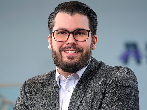 Alexander Mai ist neuer Cluster Manager für den Geschäftsbereich European Two Wheel Tyre bei Apollo Tyres – also Leiter der europäischen Zweiradsparte bei dem indischen Reifenhersteller (Bild: Apollo Tyres)