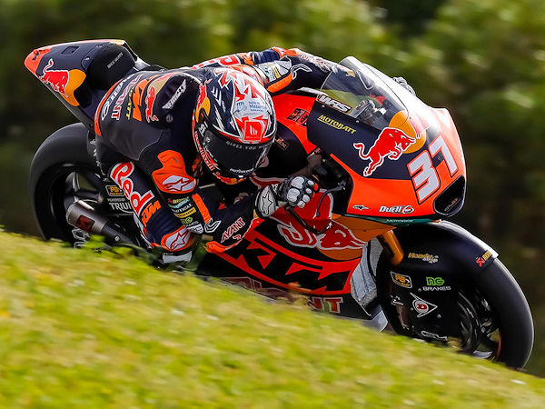Obwohl man schon lange als exklusiver Ausrüster der Moto2- und Moto3-Serien fungiert, will sich Dunlop nach eigenen Worten nicht in Selbstgefälligkeit üben, sondern auch weiter ständig nach Verbesserungen seiner Rennreifen streben (Bild: Goodyear)