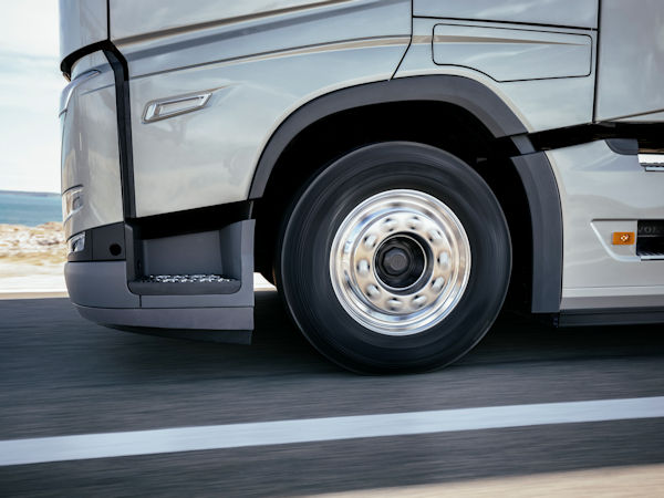 Im Februar ist die Lkw-Fahrleistung auf Autobahnen, die als Frühindikator in Sachen der aktuellen Konjunkturentwicklung in der Industrie gilt, gegenüber den Vormonaten zwar gestiegen, liegt bezogen auf den Vorjahres-Februar aber knapp drei Prozent zurück (Bild: Volvo Trucks)