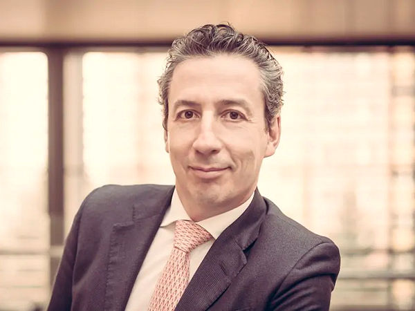 „Ohne die Mitarbeiter des ESBR-Werks in Kralupy wären wir nicht das Unternehmen, das wir heute sind. Deshalb werden wir alles dafür tun, dass möglichst viele Mitarbeiter in anderen Abteilungen des Werks Kralupy eine Stelle finden“, erklärt Matteo Marchisio, Business Unit Director Synthetic Rubber bei Synthos (Bild: Synthos)