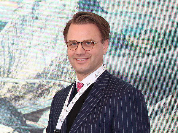 Laut Christian Mühlhäuser, Managing Director Central Europe bei Bridgestone, wird es „nicht passieren“, dass Reifen zukünftig überwiegend für Elektroautos entwickelt bzw. produziert werden und dass es als Folge dessen zu einem Mangel an „normalen“ Reifen kommt (Bild: NRZ/Christian Marx)