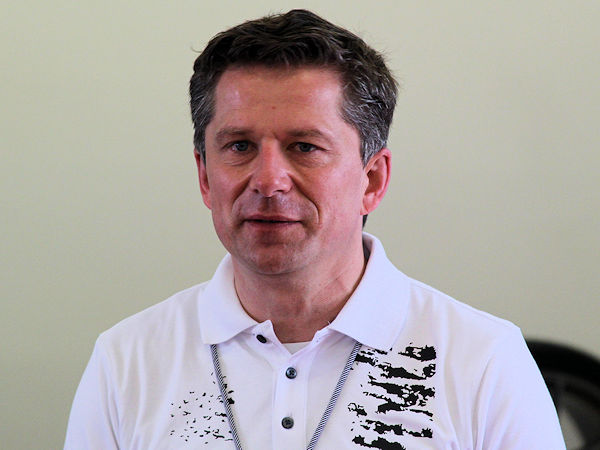 „Wir sind davon überzeugt, dass es nicht den einen Reifen für E-Autos gibt“, sagt Enno Straten, Head of Strategy, Analytics & Marketing des Conti-Reifenbereiches für die Region EMEA (Bild: NRZ/Christian Marx)
