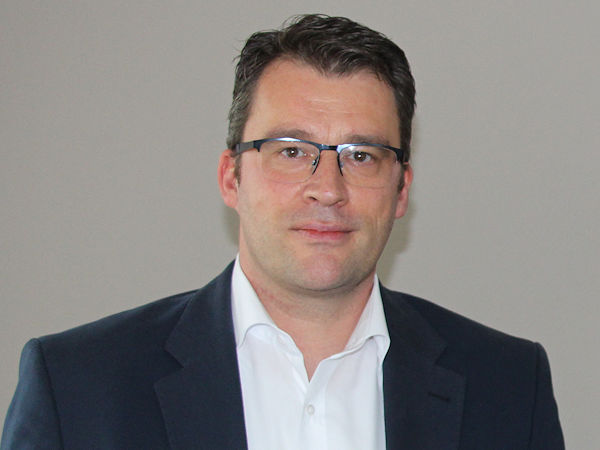 „Die Philosophie beider Unternehmen könnte nicht besser auf Sicherheit, Leistung, Forschung und Entwicklung sowie Nachhaltigkeit ausgerichtet sein“, sagt Stefan Brohs, Marketing Director Europe bei Giti Tire (Bild: NRZ/Christian Marx)