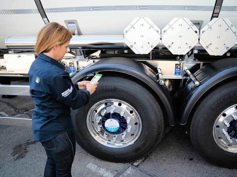 Michelin trailer solution michelin connected fleet tb