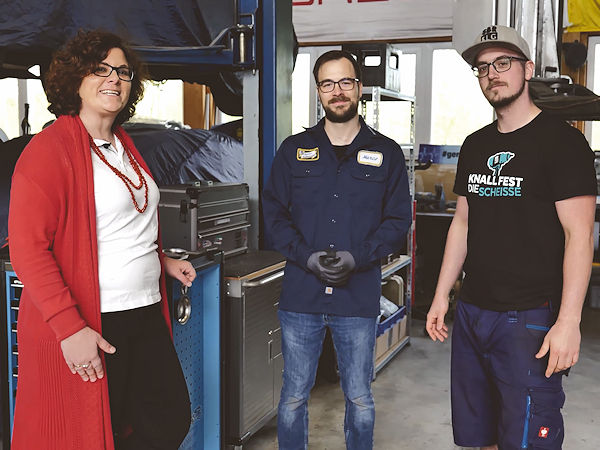 Das von der Initiative „Qualität ist Mehrwert“ zusammen mit den Influencern und Kfz-Meistern vom Schrauberblog aufgelegte Unterrichtspaket soll schon in vielen Berufsschulen zum Einsatz gekommen sein (Bild: Initiative „Qualität ist Mehrwert“)