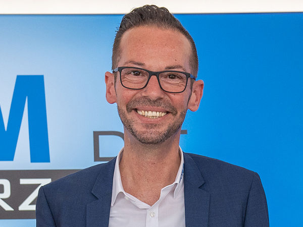 „Mit 420 bis 450 Ausstellenden, wird die NUFAM die bislang größte ihrer Geschichte“, bekräftigt Jochen Bortfeld als Projektleiter der Karlsruher Nutzfahrzeugmesse noch einmal nachdrücklich (Bild: Messe Karlsruhe/Benedikt Spether)