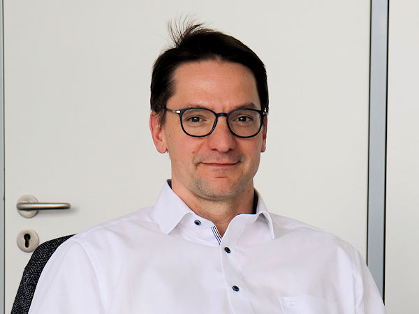 Delticom-Logistikvorstand Alexander Eichler wird Ende Juni sein Amt bei dem Internetreifenhändler niederlegen und sich „ab dem Sommer beruflich neu orientieren“ – ob seine Position im Vorstand des Unternehmens neu besetzt wird, soll noch geprüft werden (Bild: NRZ/Arno Borchers)