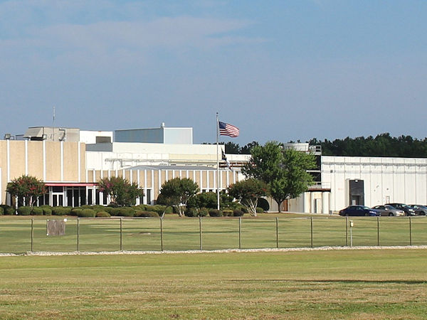 Mit der ISCC-Plus-Zertifizierung wird nun auch dem Bridgestone-Werk in Wilson im US-Bundesstaat North Carolina offiziell die Einhaltung von Nachhaltigkeitsstandards und die Transparenz in Bezug auf die Rückverfolgbarkeit von im Herstellungsprozess verwendeten Rohstoffen bescheinigt (Bild: Bridgestone Americas)