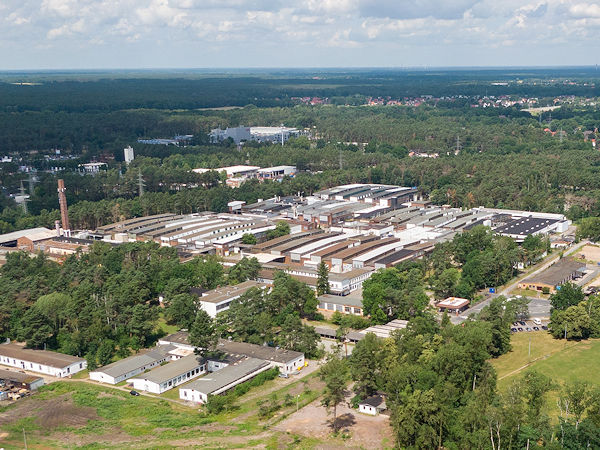 Der Standort Gifhorn wurde 1951 von Alfred Teves für die Bremsenproduktion gegründet, kam 1998 im Zuge einer Übernahme dann unter das Conti-Dach, ist dort heute Teil des Konzerngeschäftsfeldes Safety and Motion im Unternehmensbereich Automotive und wird 2027 wohl geschlossen (Bild: Continental)