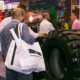 Mit über 6.000 von ihnen sollen dieses Jahr mehr Besucher zu der dreitägigen Messe in Panama Stadt gekommen als jemals zuvor (Bild: Facebook/Latin Tyre & Auto Parts Expo)
