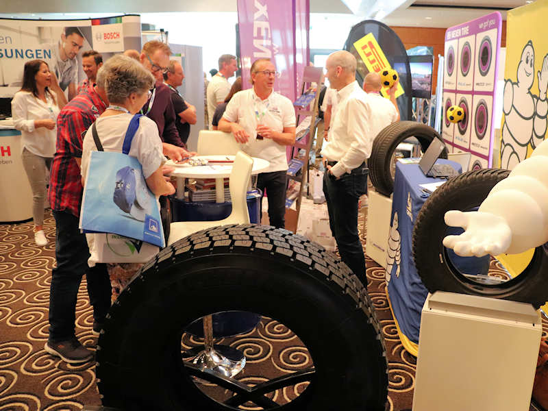 Point S Industrieausstellung tb