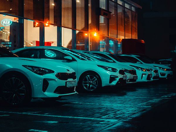 Im August haben die Pkw-Neuzulassungen in Europa um gut ein Fünftel zugelegt, in den ersten acht Monaten um immerhin noch 17,9 Prozent (Bild: Pexels/Artem Saranin)
