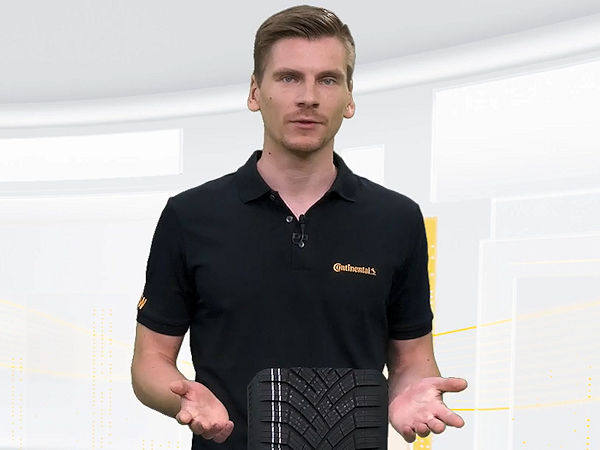 Als Produktmanager Pkw-Ganzjahres- und -Winterreifen bei Continental mit Verantwortung für die EMEA-Region ist Tobias Rahn an der Entwicklung des „AllSeasonContact 2“ beteiligt gewesen (Bild: Conti-Video/Screenshot)