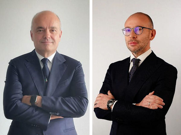 Giovanni Angelo Ponzoni (rechts) ist seit Kurzem neuer Chief Executive Officer bei Yokohama Europe und damit Nachfolger von Gregorio Borgo, der jedoch Präsident des Unternehmens bleibt und ab 1. Januar als dessen Berater fungiert (Bilder: Yokohama)