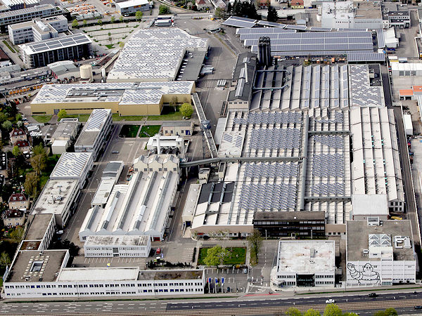 Laut der Gewerkschaft IGBCE droht nach derzeitigen Überlegungen Michelins unter anderem dem Werk in Karlsruhe das Aus (Bild: Michelin)