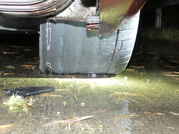 Mit Reifen mit so wenig bzw. gar keinem Profil mehr am Straßenverkehr teilzunehmen ist nicht nur verboten, sondern vor allem lebensgefährlich für sich und andere (Bild: Polizeiinspektion Cuxhaven)