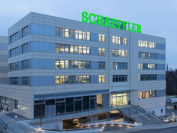 Laut Schaeffler war das erfolgreiche Erwerbsangebot für Aktien der ehemaligen Continental-Antriebssparte Vitesco Technologies lediglich der erste Schritt einer dreistufigen Gesamttransaktion, deren Abschluss für das vierte Quartal 2024 angepeilt wird (Bild: Schaeffler)