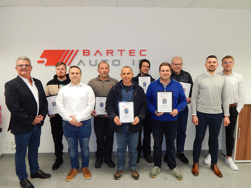 Zur ersten von der Bartec Auto ID GmbH in Koblenz Mitte Januar ausgerichteten RDKS-Schulung hat Thomas Zink (ganz links) – Vertriebs-, Trainings- und Marketingmanager im Unternehmen – Teilnehmer aus ganz Deutschland begrüßen können (Bild: Bartec Auto ID)