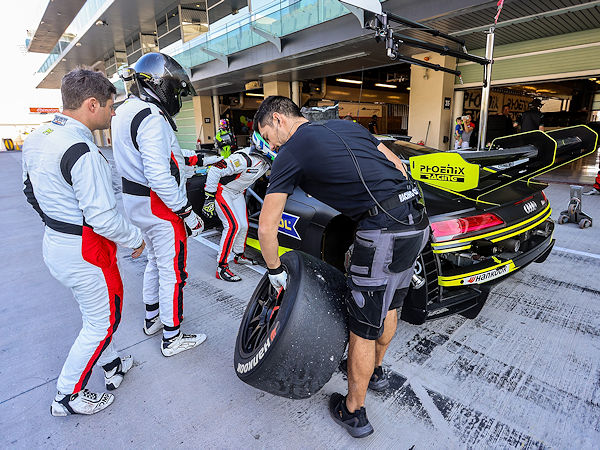 Mit einer weicheren Mischung soll Hankooks im Vergleich zu seinem Vorgänger leichterer Rennreifen „C54 H“ ein höheres Grip-Level bieten für schnellere Rundenzeiten (Bild: Hankook)