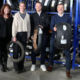 Christina, Sabrina, Marc und Eugen Straub (von links) im Motorradreifenlager des Großhändlers und Familienunternehmens mit jahrzehntelanger Erfahrung im Zweiradreifengeschäft (Bild: Reifen Straub/Bernhard Schoke)