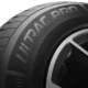 Über das gesamte „Ultrac-Pro“-Sortiment beziffert Apollo Tyres die Gewichtseinsparung des neuen Vredestein-Reifens gegenüber der Vorgängergeneration „Ultrac Vorti+“ mit durchschnittlich zehn Prozent (Bild: Apollo Tyres)