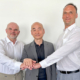 Von links: Felix Kinzer, Senior Director Public Affairs bei Hankook Tire Europe, Sanghoon Lee, Präsident und COO von Hankook Tire Europe, sowie Filip Pawelka, Director Marketing Communications bei Hankook Tire Europe (Bild: Hankook)
