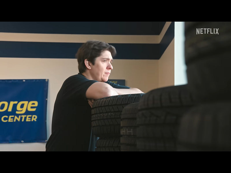 Seit vergangener Woche ist die sechs rund 20-minütige Episoden umfassende Serie „Tires“ bei Netflix im Stream verfügbar (Bild: Netflix)