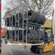 Für das Handling größerer Mengen an Rädern hat die Scholz Automotive Logistik GmbH das „Hummel“ genannte Transportsystem entwickelt, mit dem acht komplette Sätze per Stapler beispielsweise auf einen Lkw geladen werden können (Bild: SAL)