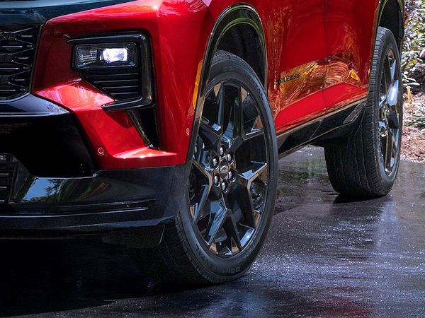 Für die 2024er-Version des Chevrolet Traverse freigegeben ist Contis „CrossContact LX 20“ in zahlreichen Ländern in den Größen 275/45 R22 108V und 255/55 R20 107H (Bild: General Motors)