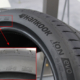 Für die Erstausrüstung des Porsche Taycan hat Hankook eine ISCC-Plus-zertifizierte 21-Zoll-Variante seines „iON Evo“ entwickelt, die einen 45-prozentigen Anteil nachhaltiger Materialien aufweisen soll (Bild: NRZ/Christian Marx)