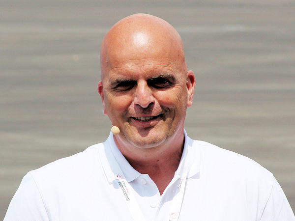 „Die Telematik hat die Transportbranche revolutioniert – und Webfleet war von Beginn an dabei und gestaltend“ sagt Wolfgang Schmid, Webfleet Head mit Verantwortung für die Central Region bei Bridgestone Mobility Solutions (Bild: NRZ/Christian Marx)