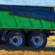 Mit dem „FL 695“ genannten Modell hat BKT eigenen Worten zufolge einen Stahlgürtelreifen entwickelt, der „die besonderen Anforderungen agroindustrieller Anwendungen erfüllt, bei denen Anhänger eine Schlüsselrolle für die Gesamtproduktivität spielen“ (Bild: BKT)