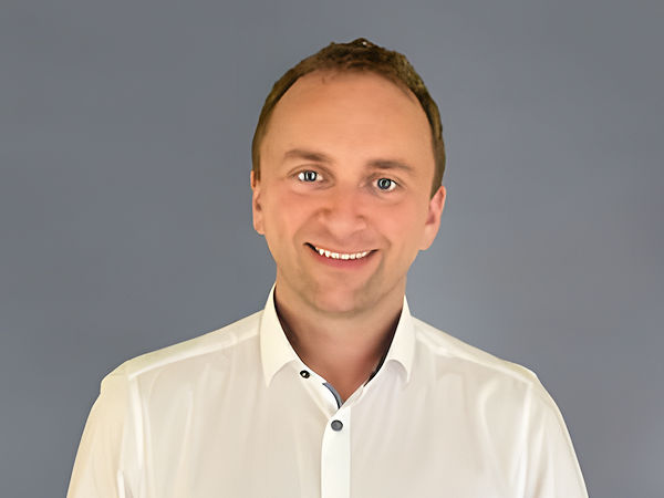 „Autodoc ist angesichts seines hohen Grades an Wertschöpfung, seiner bisherigen Entwicklung und den Aussichten ein hochgradig spannendes Unternehmen, in dem ich meinen Teil zum künftigen Erfolg beitragen möchte“, sagt Sebastian Bleser, der seit Mai Vice President Supply Chain bei dem Onlineteilehändler ist (Bild: Autodoc)