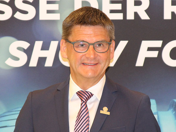 „Ganz oben auf meiner Agenda für die kommenden Jahre steht, für den Standort Köln hochattraktive Messeformate und Konzepte zu entwickeln und auszubauen“, sagt Oliver Frese als alter und neuer Geschäftsführer der Kölner Messegesellschaft (Bild: NRZ/Christian Marx)