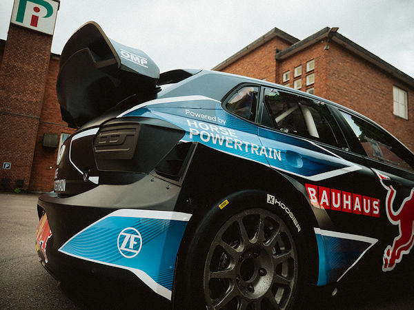 Noch bis Ende der Saison 2023 war die Goodyear-Marke Cooper exklusiver Reifenausrüster der Rallycross-WM, während zur diesjährigen Saison und bis einschließlich 2026 nunmehr die zu Continental zählende Marke Hoosier Racing diese Rolle übernommen hat (Bild: Rallycross Promoter GmbH/Red Bull Content Pool)