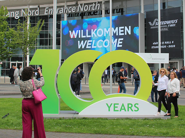 Wer Anfang Juni die „The Tire Cologne“ besucht hat, dem dürfte schwerlich verborgen geblieben sein, dass die Koelnmesse in diesem Jahr ein besonderes Jubiläum feiern kann (Bild: NRZ/Christian Marx)