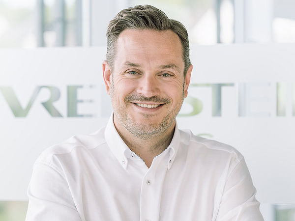 Hat Anfang Juli erneut die Seiten gewechselt vom Reifenhandel zurück zur Industrie: Nico Spirito ist nun als Regional Sales Manager TBR Cluster Central bei Apollo Tyres für den Vertrieb von Lkw-Reifen in den Märkten Deutschland, Schweiz und Dänemark verantwortlich (Bild: Apollo Tyres)