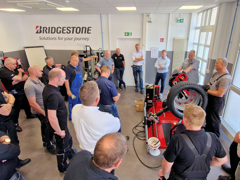 Bridgestone Lkw Reifen Workshop 1 tb