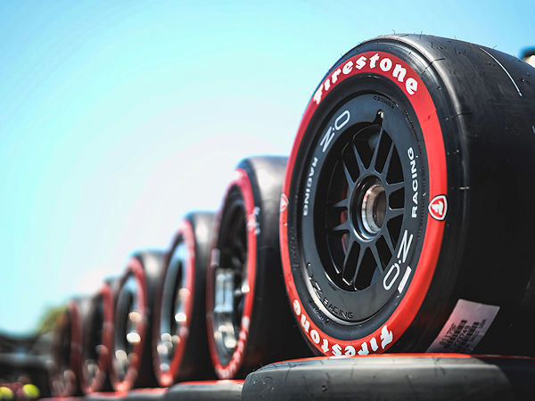 Die Vertragsverlängerung mit der Rennserien wird unter anderem auch als Engagement für die Belegschaft des Unternehmens in Akron im Nordosten Ohios gesehen, zumal alle „Firehawk“-Rennreifen der Marke Firestone im dortigen Advanced Tire Production Center von Bridgestone Americas entwickelt und hergestellt werden (Bild: Bridgestone)