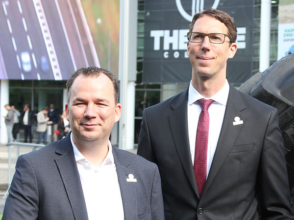 Stephan Helm (links) und Yorick M. Lowin als Vorsitzender bzw. Geschäftsführer des BRV geben sich zuversichtlich, dass sich die Vorwürfe wettbewerbsbeschränkender Absprachen bei Reifendienstleistungen nicht bestätigen werden (Bild: NRZ/Christian Marx)