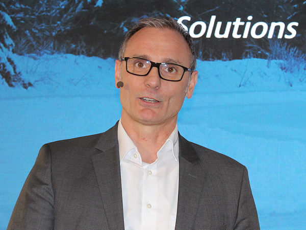 Mit seinen Aktionen biete der Reifenhersteller seinen Handelspartnern – sagt Torsten Claßen, Director Consumer Products Bridgestone Central Europe – „eine wirkungsvolle Verkaufsunterstützung für ein erfolgreiches Reifengeschäft, ohne dass für sie dabei zusätzlicher Aufwand entsteht“ (Bild: NRZ/Christian Marx)