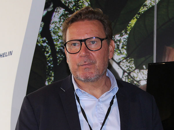 Bei Reifen für Rennautos und sportliche Serienfahrzeuge setzt Michelin im Entwicklungsprozess auf Simulation, unterhält nach den Worten von Cyrille Roget, Technical & Scientific Communication Director der Gruppe, für virtuelle Tests allerdings (noch) keinen eigenen Fahrsimulator (Bild: NRZ/Christian Marx)